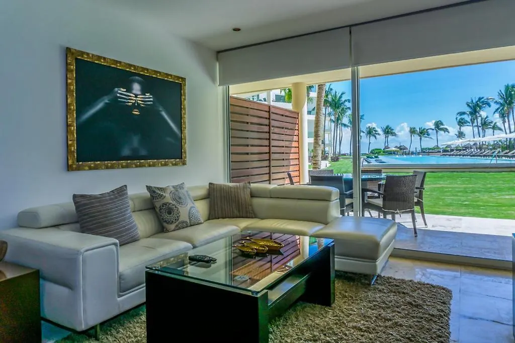 **** מלון דירות פלאייה דל כרמן The Elements Oceanfront & Beachside Condo Hotel מקסיקו