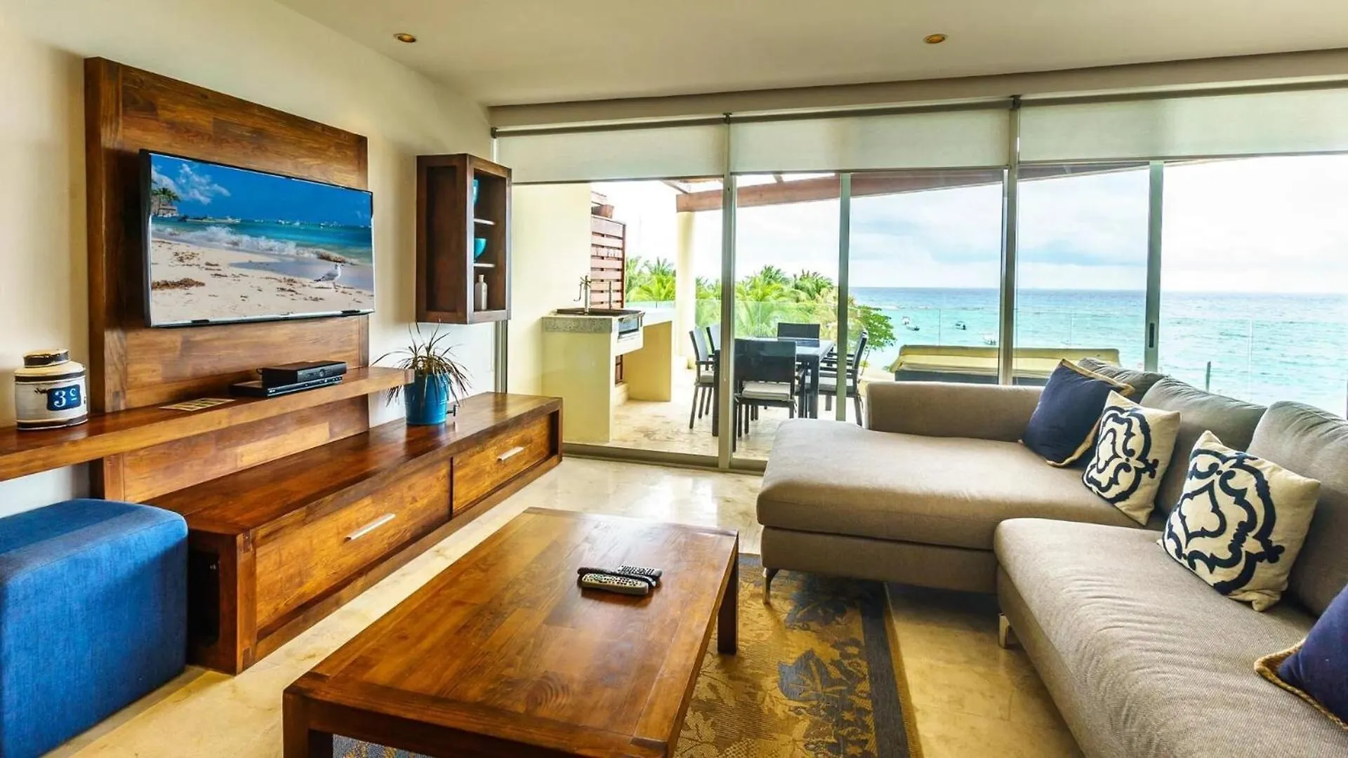 פלאייה דל כרמן The Elements Oceanfront & Beachside Condo Hotel פלאייה דל כרמן