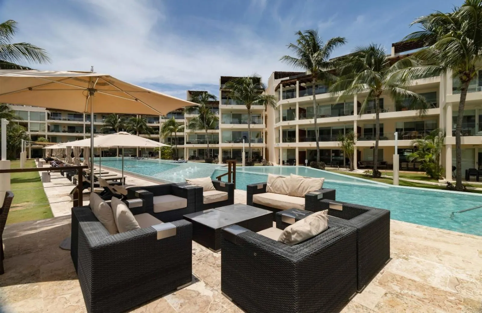 פלאייה דל כרמן The Elements Oceanfront & Beachside Condo Hotel מקסיקו