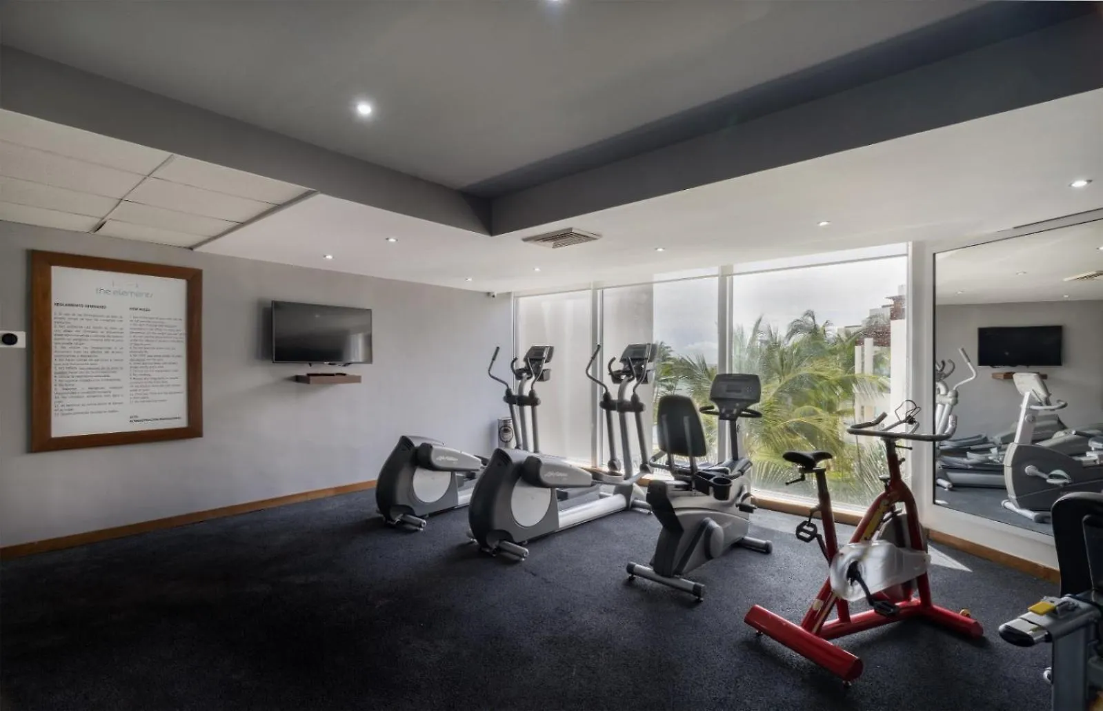 פלאייה דל כרמן The Elements Oceanfront & Beachside Condo Hotel מלון דירות פלאייה דל כרמן