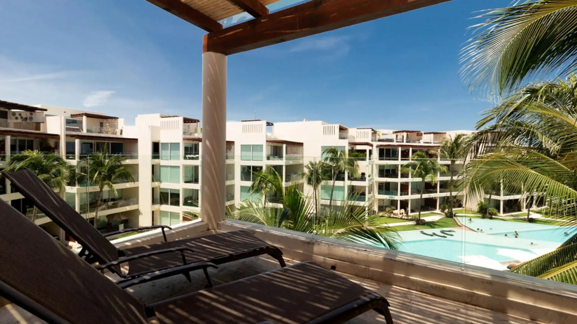 מלון דירות פלאייה דל כרמן The Elements Oceanfront & Beachside Condo Hotel