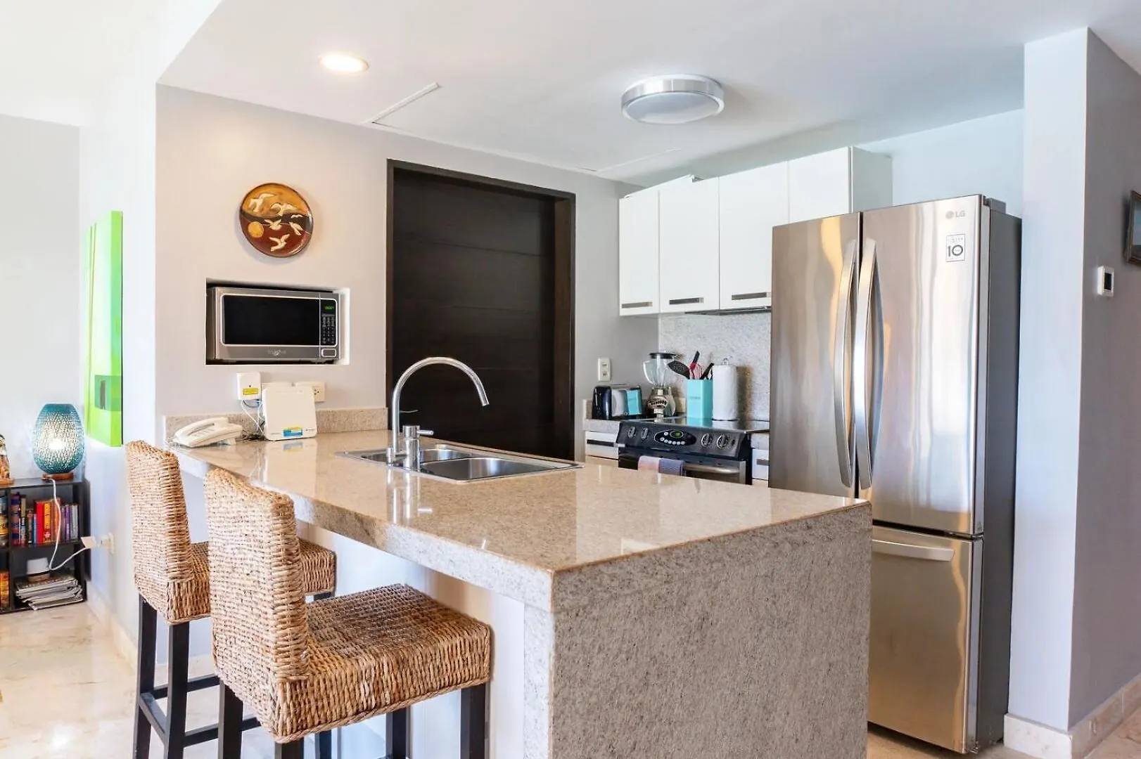 **** Апарт-отель The Elements Oceanfront & Beachside Condo Hotel Плая-дель-Кармен Мексика