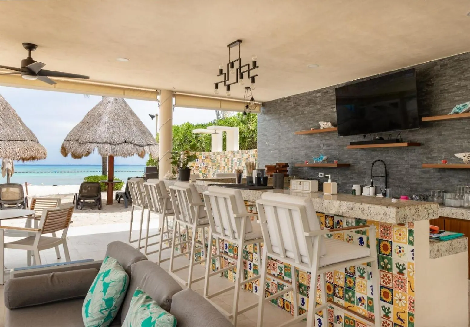 The Elements Oceanfront & Beachside Condo Hotel Плая-дель-Кармен 4*,  Мексика