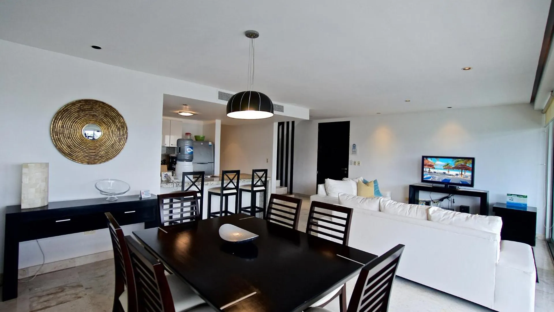 The Elements Oceanfront & Beachside Condo Hotel Плая-дель-Кармен Мексика