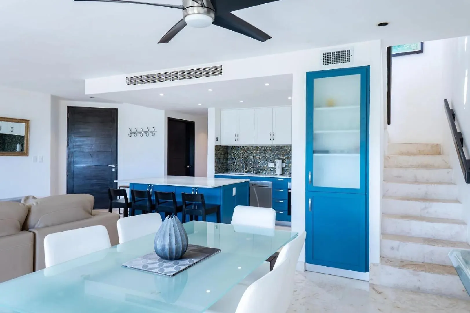 The Elements Oceanfront & Beachside Condo Hotel Playa del Carmen 4*,